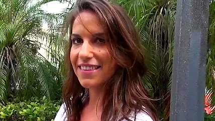 Пикапер снял страстную шатенку в кафе и трахнул бабу