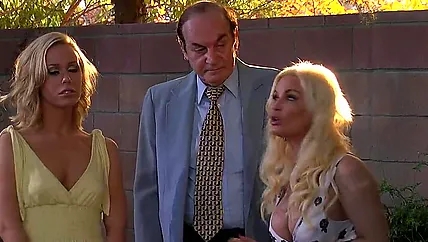 Мужик украл телочку с вечеринке чтобы трахать на улице