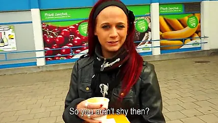 Пикап порно в парадной с оргазмом худенькой шлюшки