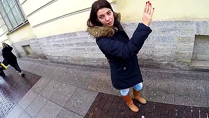 Пикапер закосил под фак агента чтобы трахнуть русскую студентку