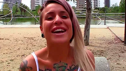 Секс в пизду завершается спермой на лице сексуальной телочки