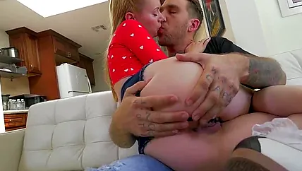 У бабы появилось желание попробовать секс с доминированием