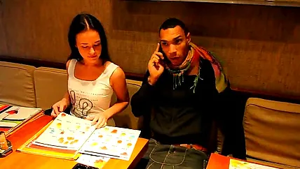 Русский негр Эрик с другом ебут в жопы двух подружек