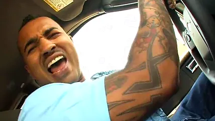 Негр с самым большим членом ебет темнокожую подружку