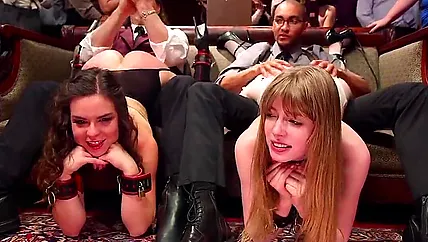Подруги стали участницами бдсм групповухи и кончили