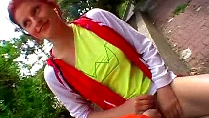 Порно на городских улицах пикапера с шатенкой