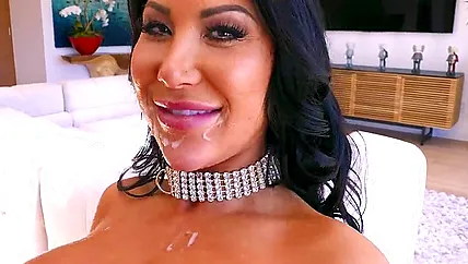 Лысый негр как следут вставил хер в пизду сисястой бабы