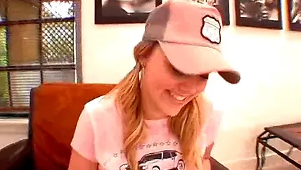 Винтажное порно с бритьем влагалища и еблей бляди после минета