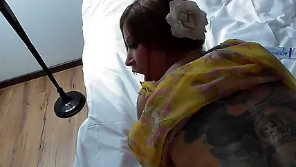 Любительский анальный кремпай для красотки с наколками