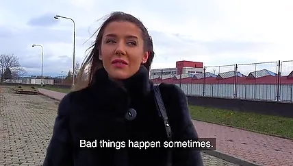 Пикапер ебет милашку в автомобиле