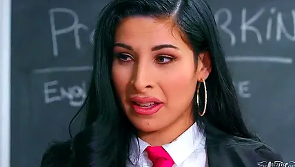 Красивая транс сдала порно зачет