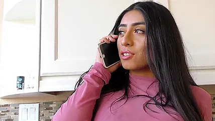 Сисястая баба трахается с кем хочет