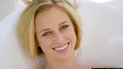 Страстный секс негра и белокурой телки