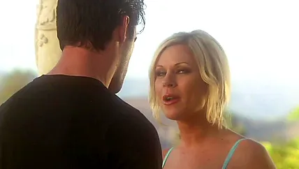 Блондинка соблазнила ебаря и классно потрахалась после куни