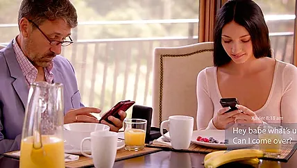 Нежная красавица насела на черный хер