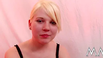 Мужики толпой кончили на бабу после ебли