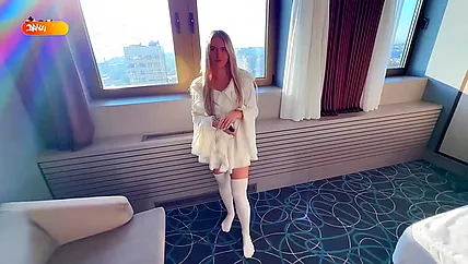 Озабоченная хочет секса и не желает платить за проживание — спонтанный минет и порно