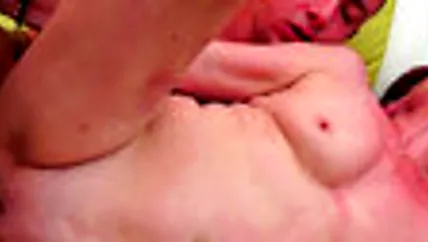 Старая телка будет кайфовать от глубокого секса с парнем молодым