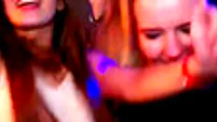 Много бухих баб собрались в одном месте и все хотят ебаться