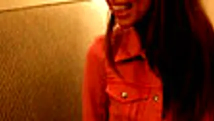 Милашка с маленькими сиськами Райли Рид трахается в писю после куни