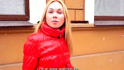 Пикапер снял молодую русскую блондинку и ебал на кинопробах
